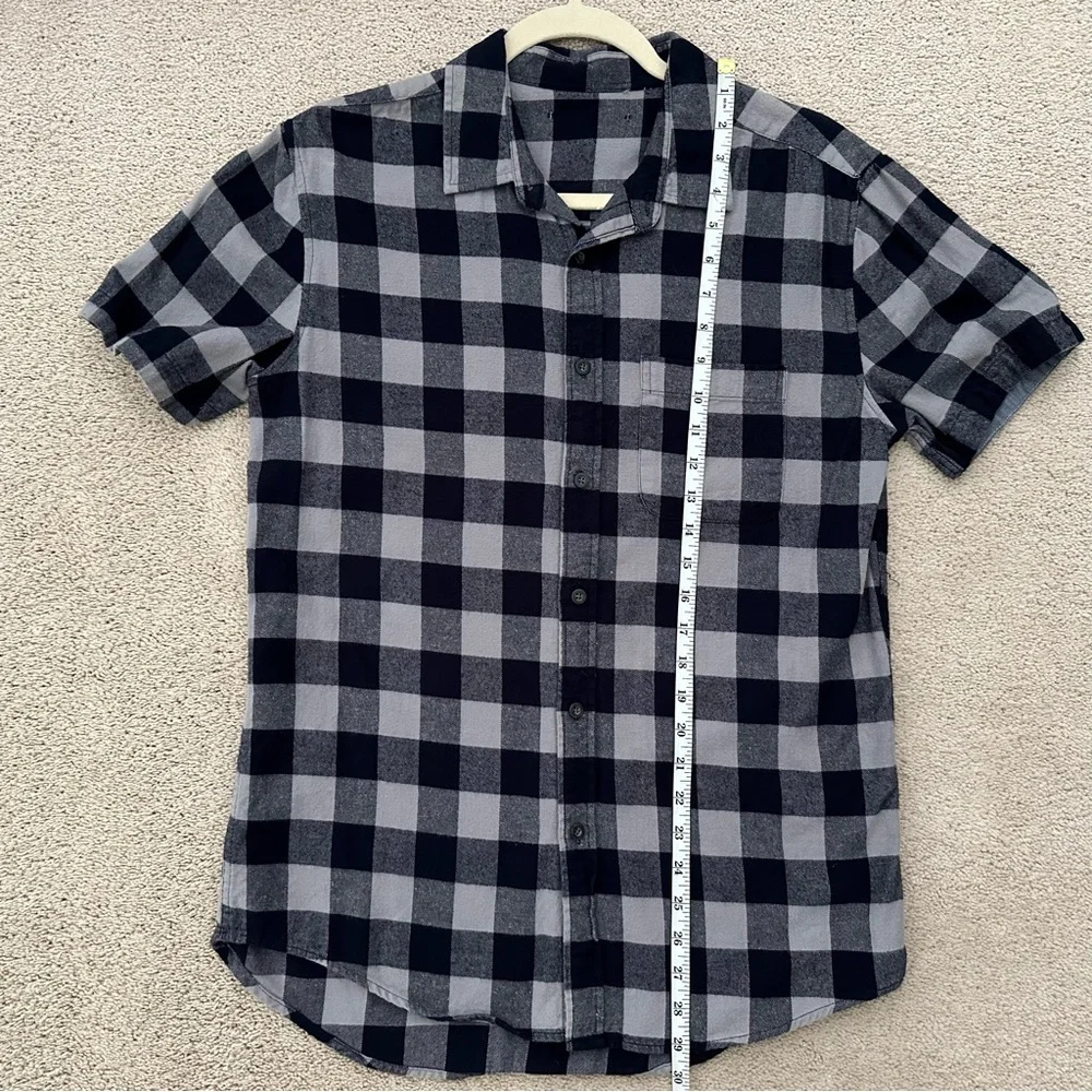 Navy Blue & Grey Buffalo Plaid Checkered Flannel Short Sleeve Button Down Shirt